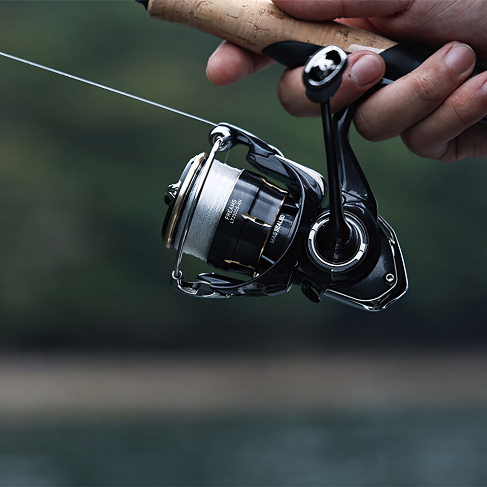다이와 2026 프레임스 스피닝릴, 민물 및 바닷물 낚 - Abu Garcia Reel Revo 리뷰 및 가격